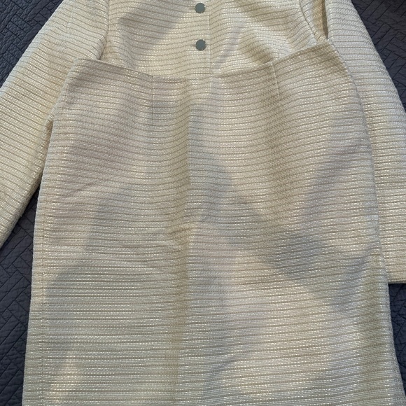 Calvin Klein Ivory Metallic Tweed -like Jacket and Skirt Suit, Size 16 - Picture 7 of 9
